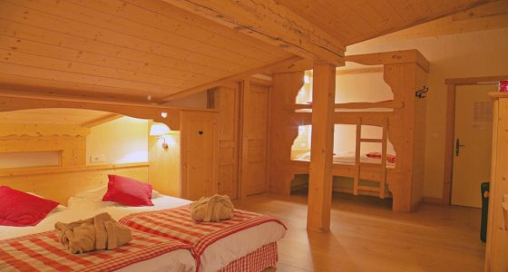 Bedroom hotel Fleur des Neiges MTB Beds hotel partner