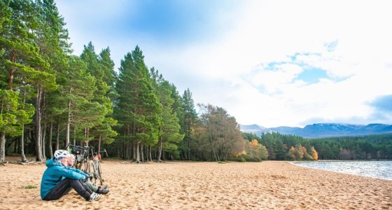 cairngorms gravel ride by loch